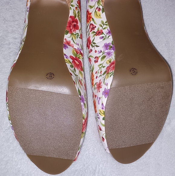 Liz Claiborne heels - Picture 5 of 12